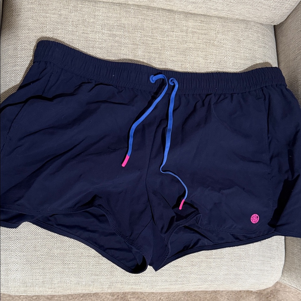 Lilly Pulitzer Women's Navy 3" RUN AROUND SHORT - Large - Picture 2 of 6